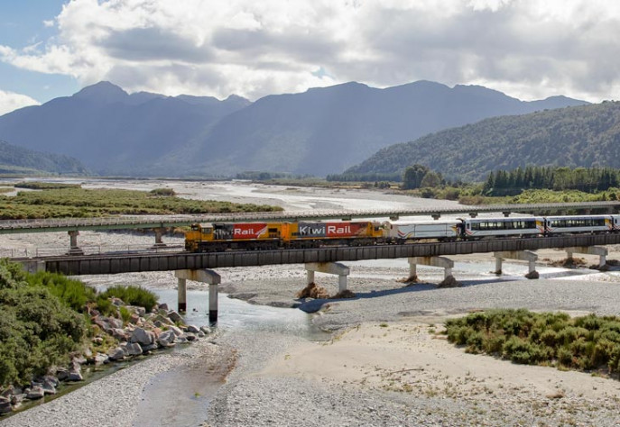 Sp TranzAlpine Crossing Taramakau River Bridge 65 at Jacksons 730x504