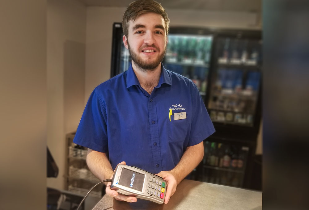 Interislander Ollie Taking payment 1000x680
