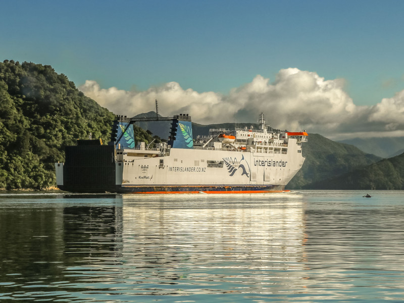 Interislander Kaiarahi Passing Rowboat at Kaipupu Point 2560x1344
